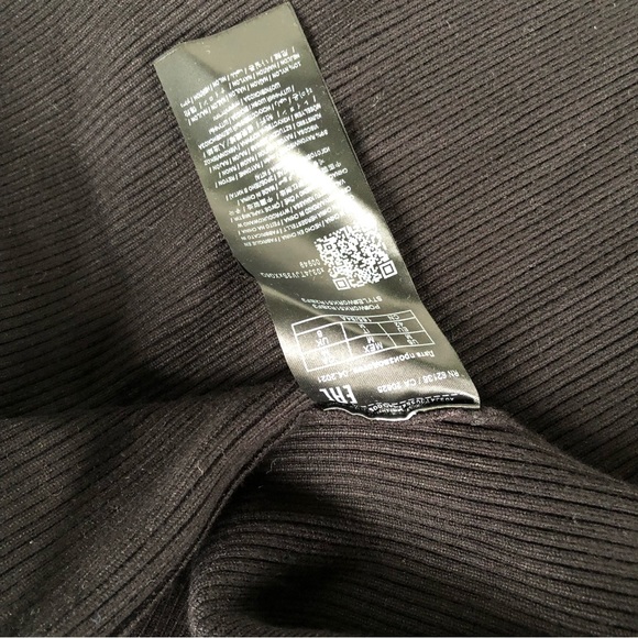 Guess Everly wrap sweater dress in black sz M - Picture 8 of 9